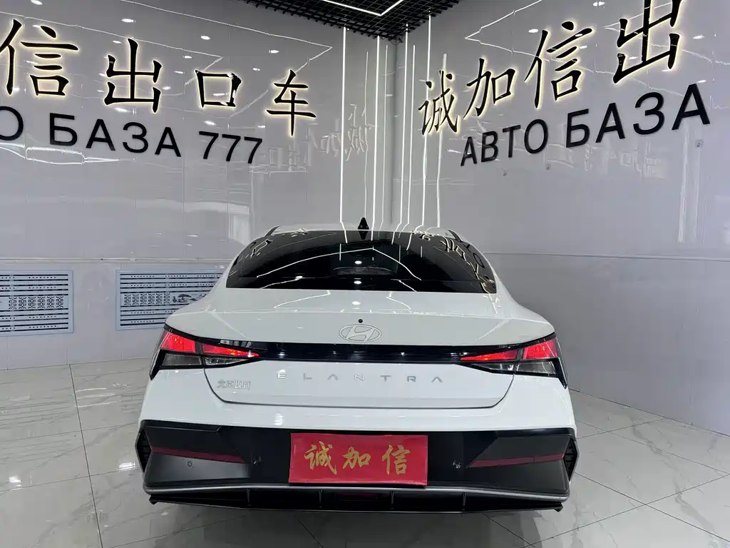 Hyundai Elantra — миниатюра 5