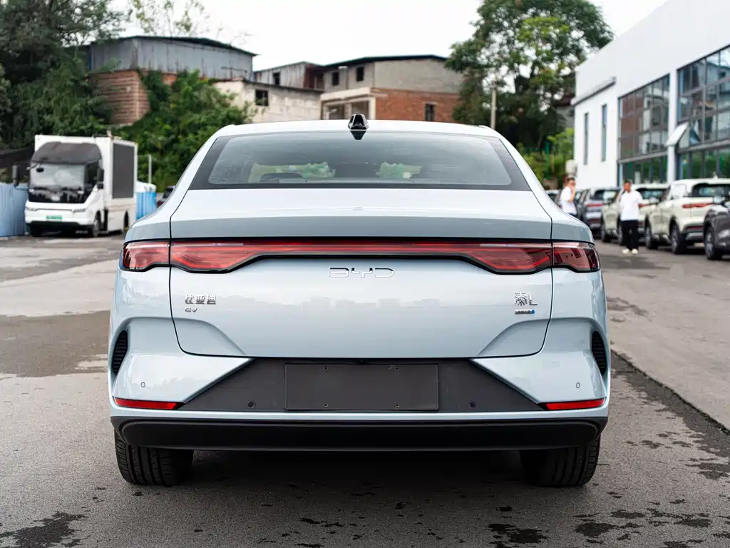 BYD Qin L — миниатюра 5