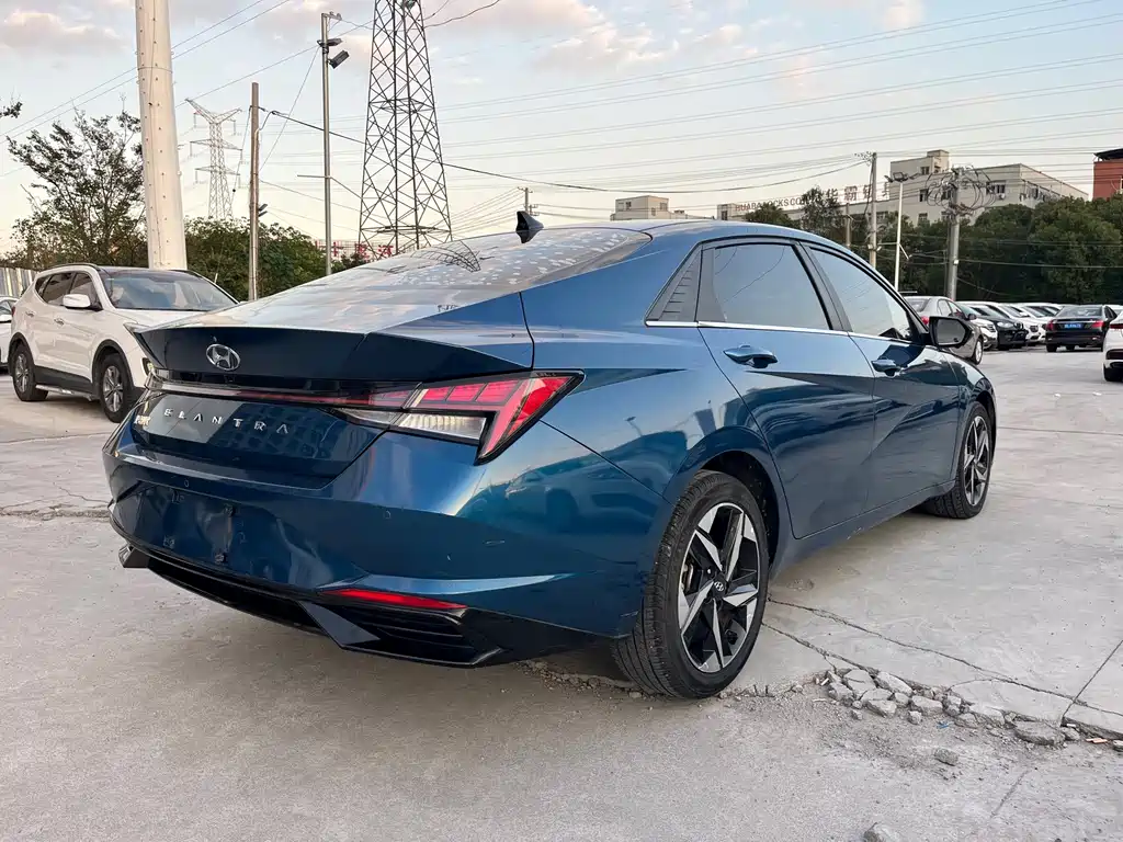Hyundai Elantra — миниатюра 5