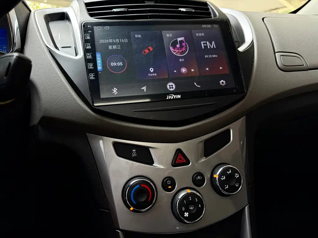 Chevrolet Trax — миниатюра 14