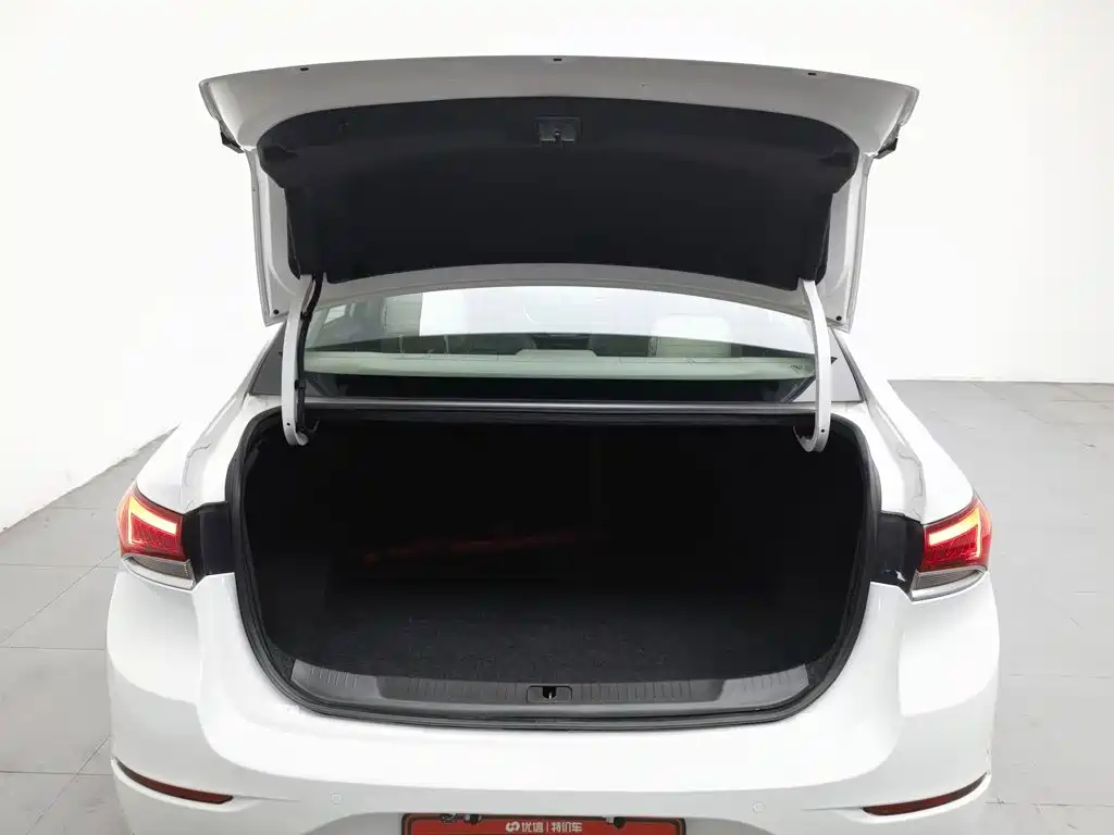 Buick Excelle — миниатюра 16