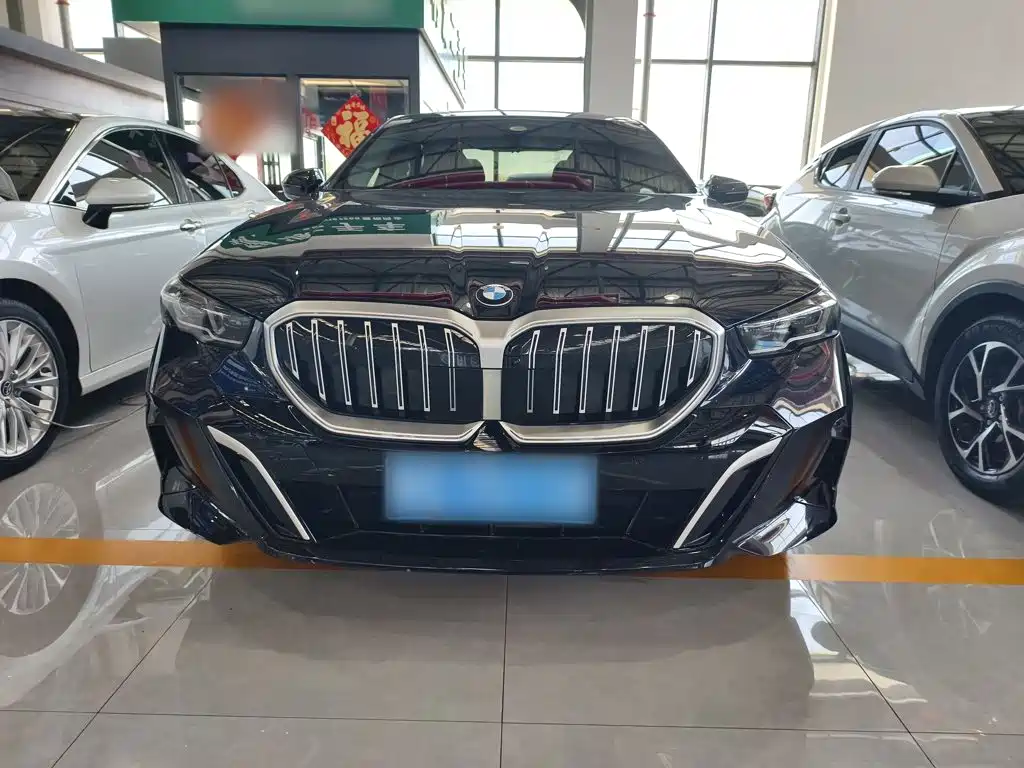 BMW 5 Series — миниатюра 6