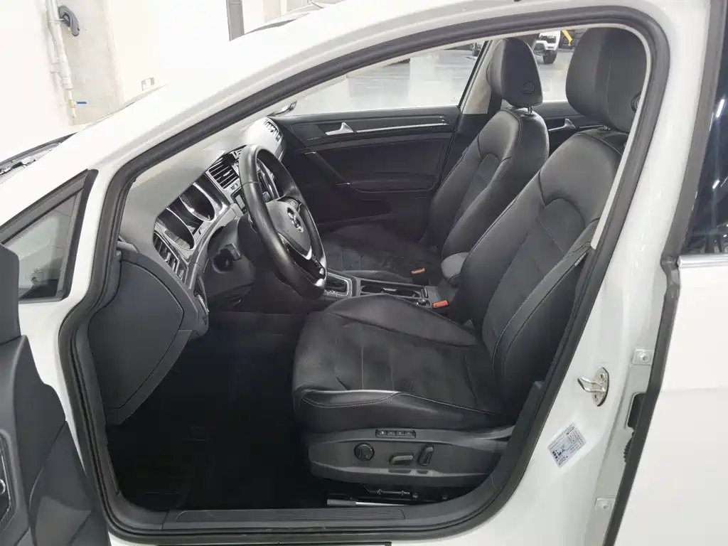 Volkswagen Golf — миниатюра 10