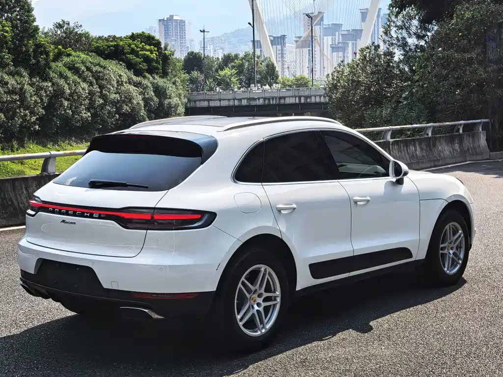 Porsche Macan — миниатюра 10