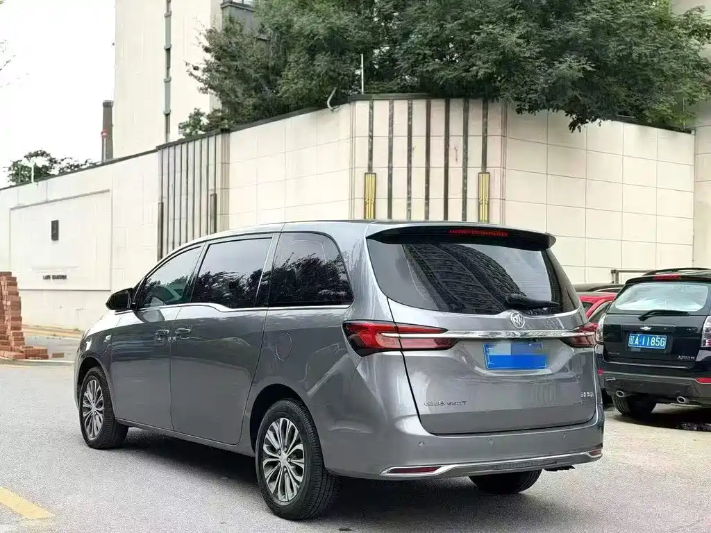 Buick GL8 — миниатюра 7