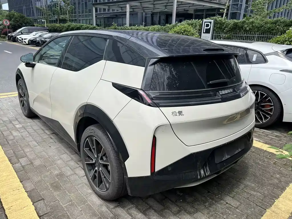 Zeekr X 2025 мест