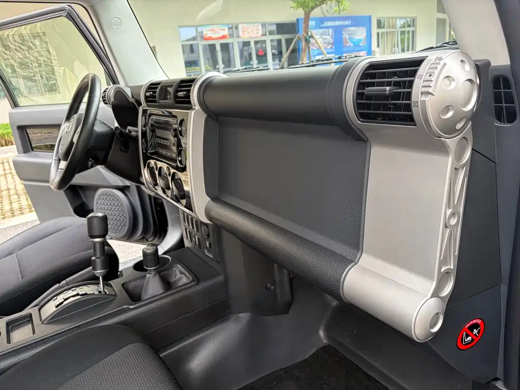 Toyota FJ Cruiser — миниатюра 19