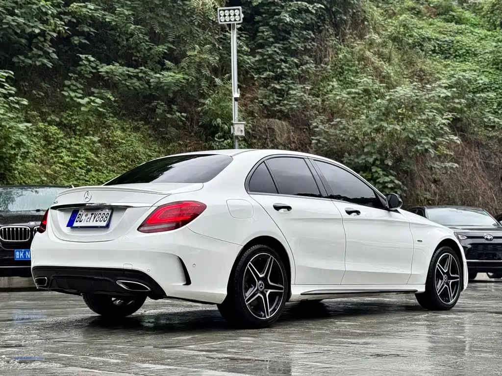 Mercedes-Benz C-Class — миниатюра 16