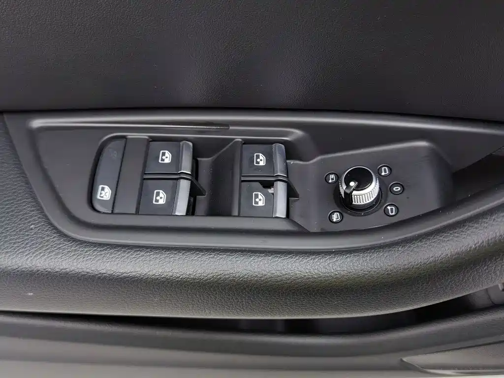 Audi A4L — миниатюра 9