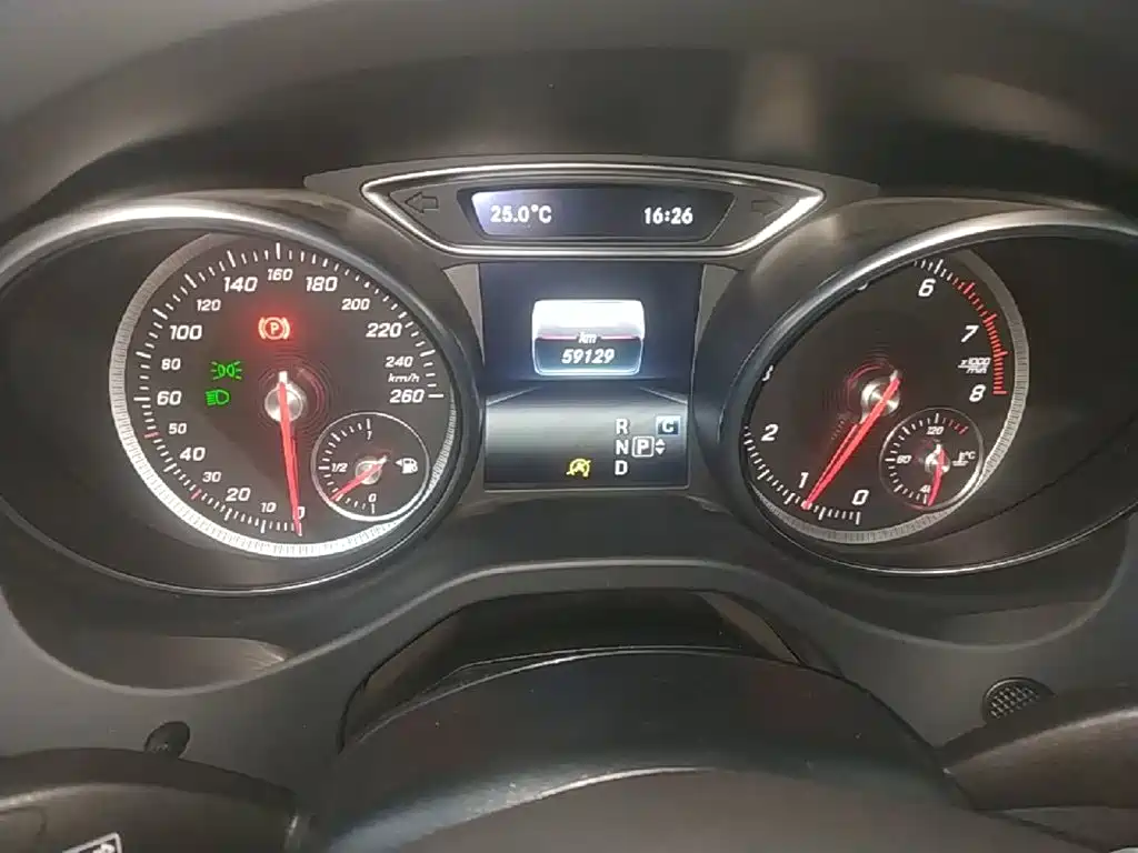 Mercedes-Benz GLA — миниатюра 12