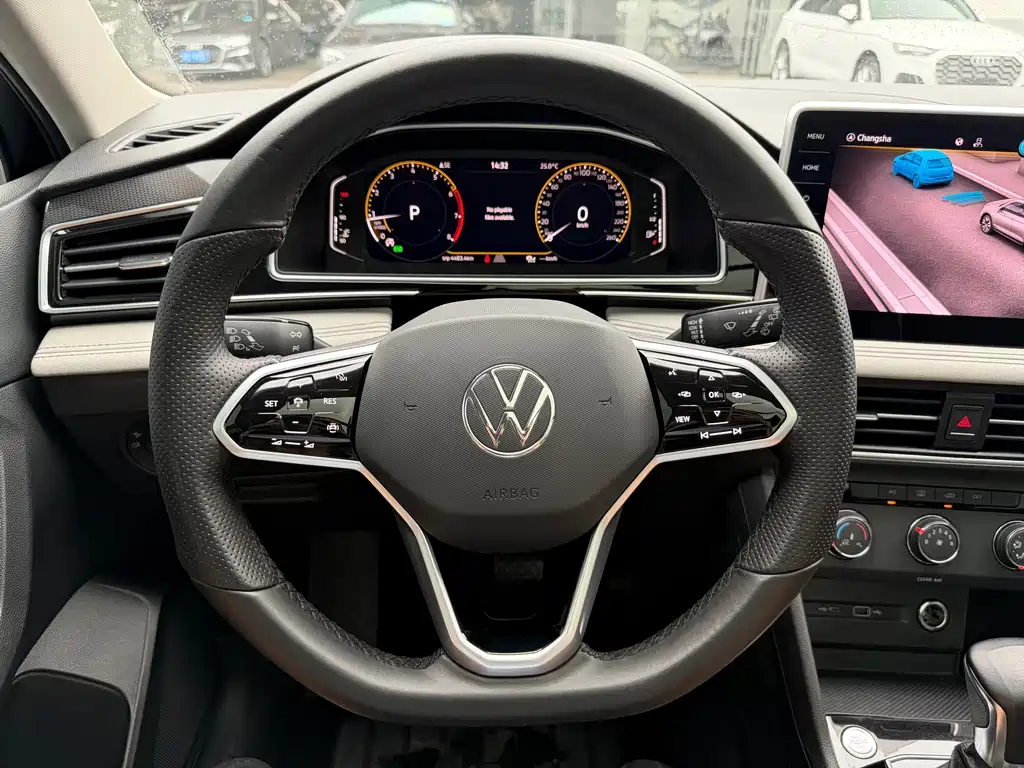 Volkswagen Tiguan L — миниатюра 11