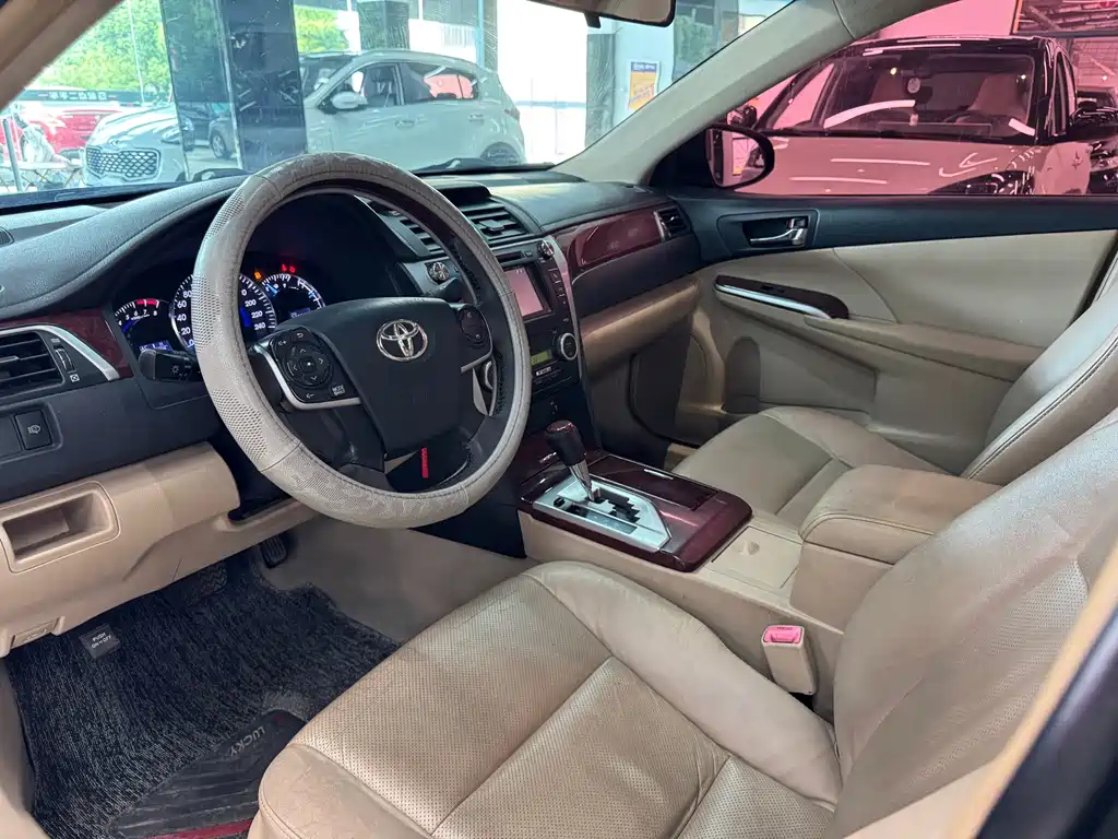Toyota Camry — миниатюра 11