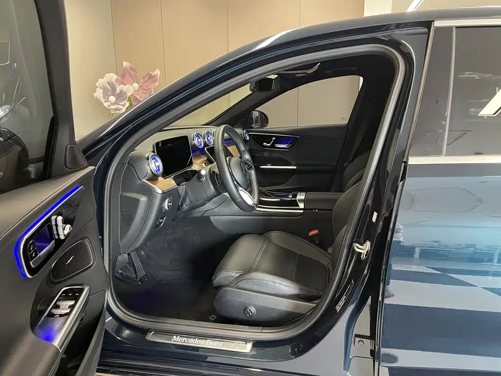 Mercedes-Benz C-Class — миниатюра 16