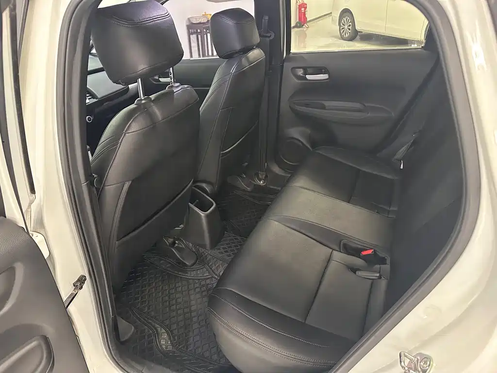 Honda Fit — миниатюра 6