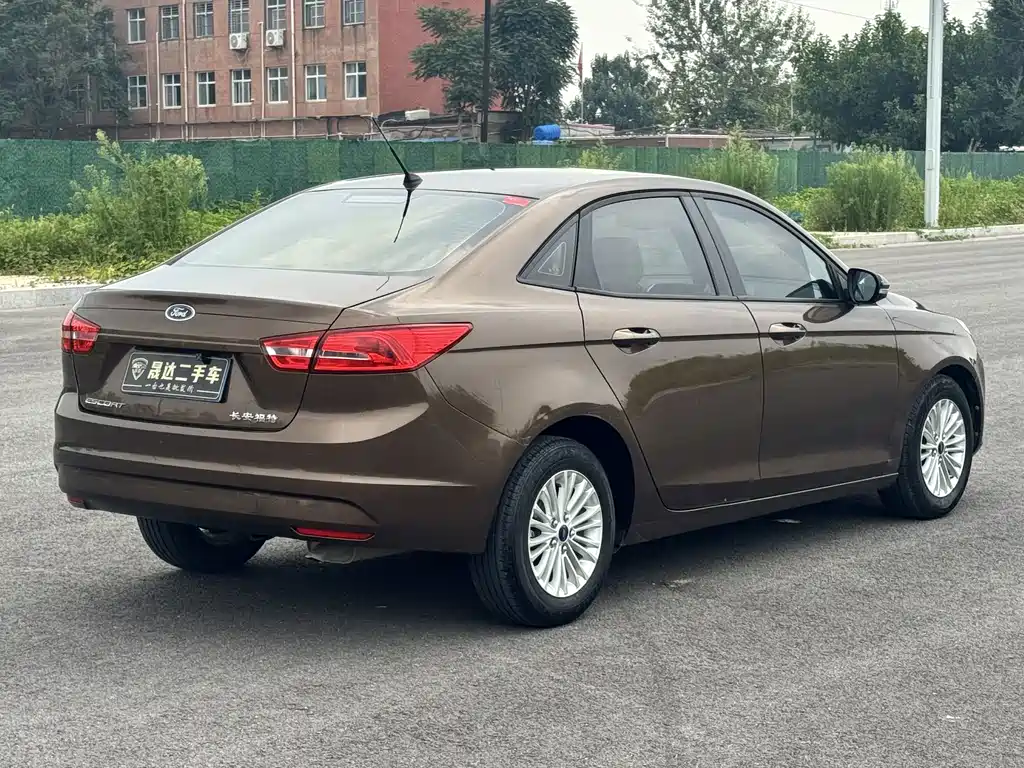 Ford Escort — миниатюра 7