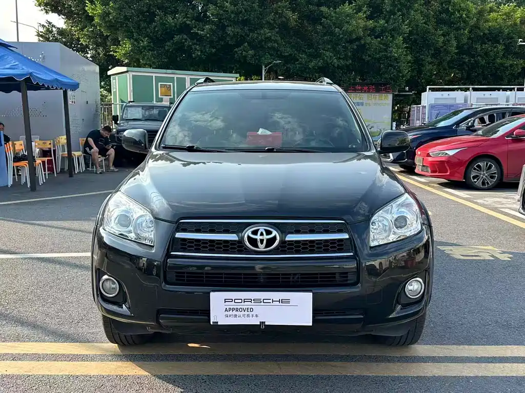 Toyota RAV4 — миниатюра 2