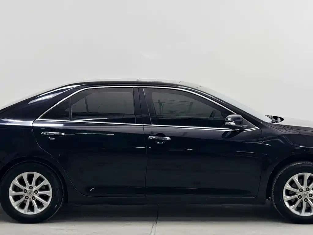 Toyota Camry — миниатюра 6