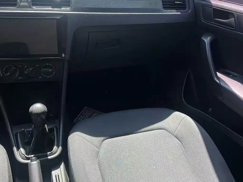 Volkswagen Santana — миниатюра 12