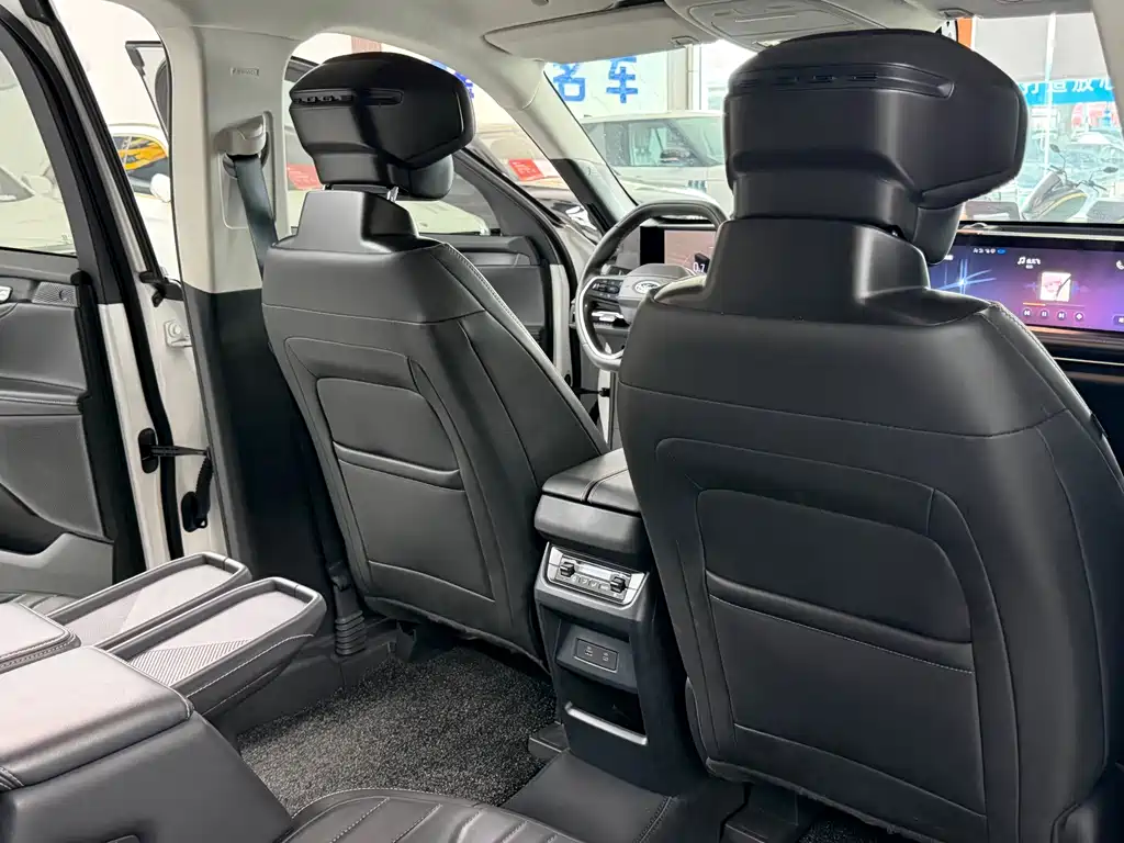 Ford Edge — миниатюра 10