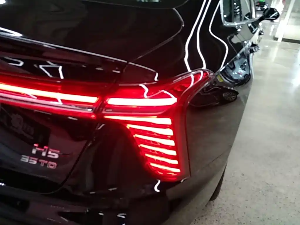Hongqi H5 2025 1.5T DCT