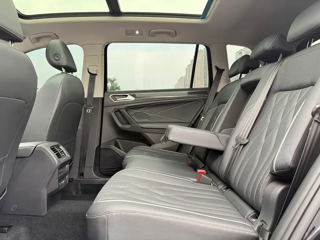 Volkswagen Tiguan L — миниатюра 19