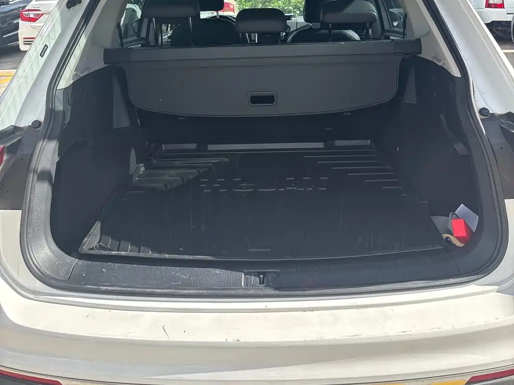 Volkswagen Tiguan L — миниатюра 14
