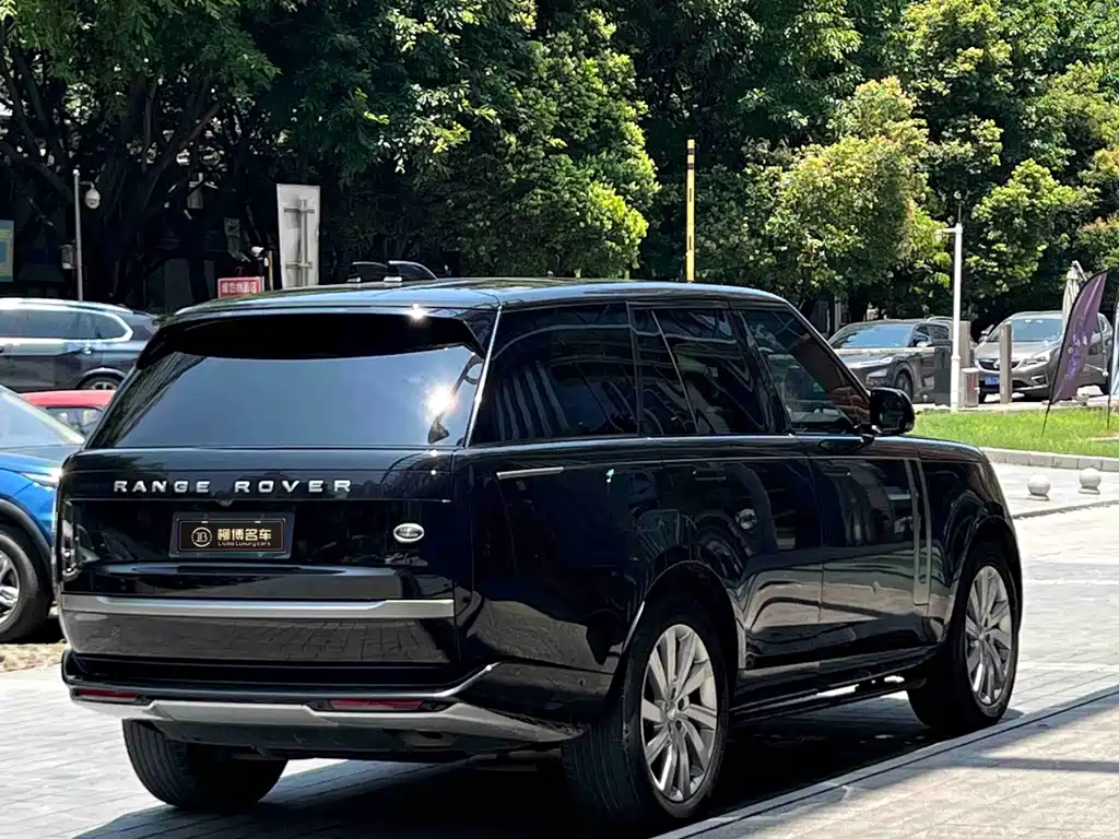 Land Rover Range Rover 2023 3.0 L6 360PS