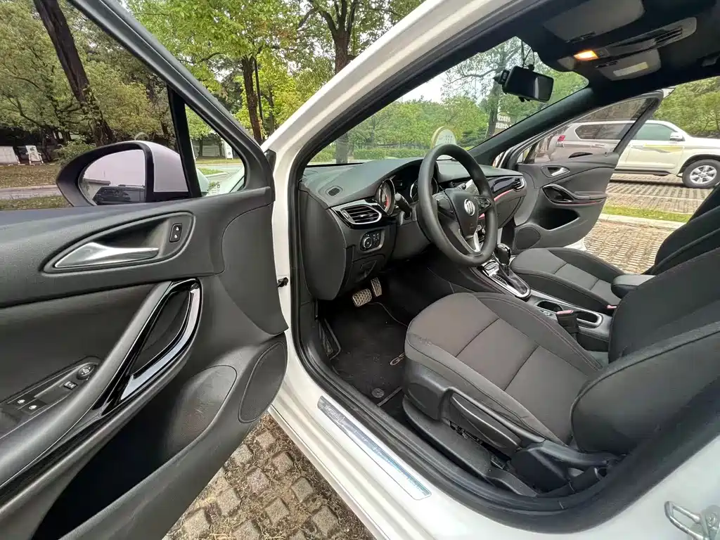 Buick Verano — миниатюра 11