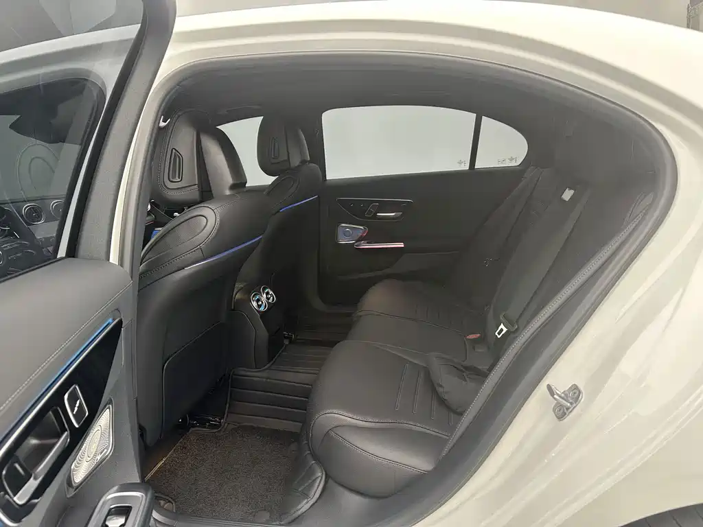 Mercedes-Benz C-Class — миниатюра 14