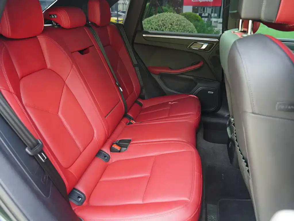 Porsche Macan — миниатюра 11