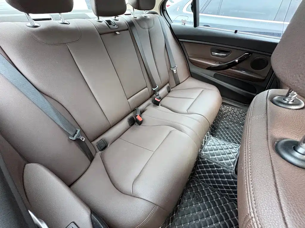 BMW 3 Series — миниатюра 12
