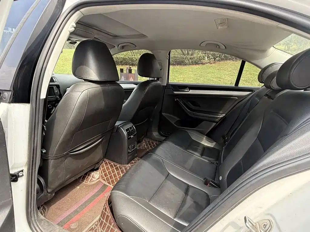 Volkswagen Sagitar — миниатюра 9
