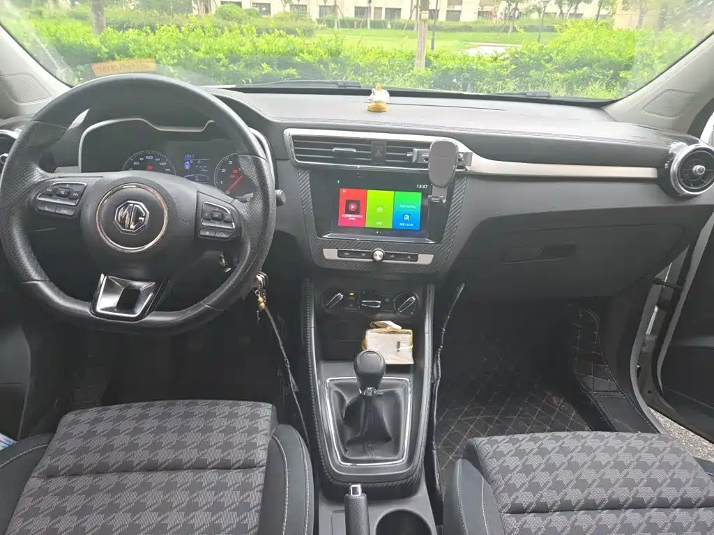 MG ZS — миниатюра 5