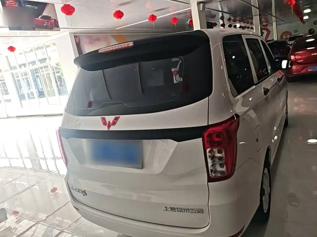 Wuling Hongguang — миниатюра 6