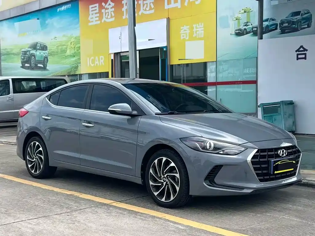 Hyundai Elantra — миниатюра 3