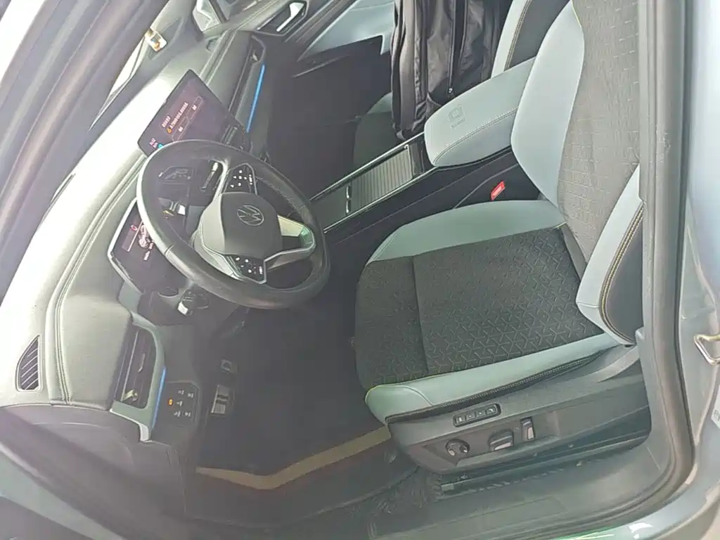 Volkswagen ID.4 X — миниатюра 15
