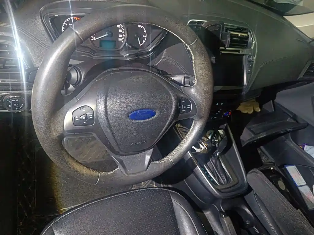 Ford Escort — миниатюра 13