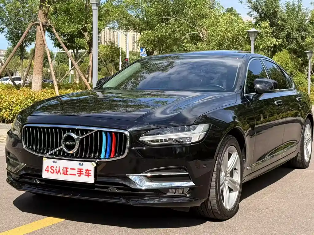 Купить Volvo S90