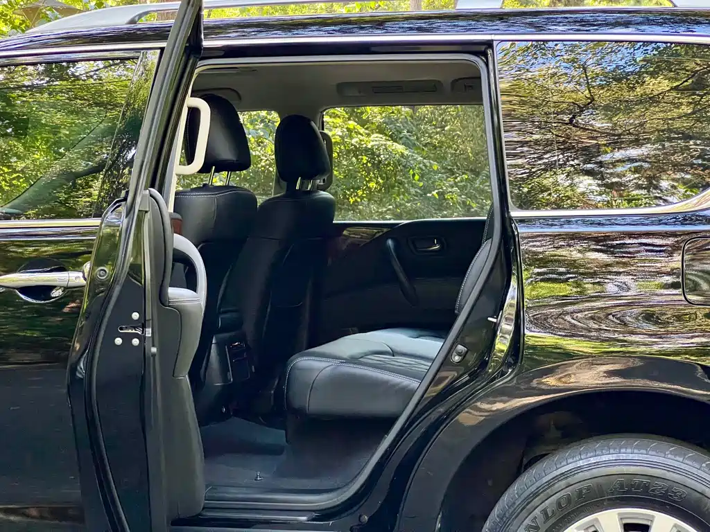 Nissan Patrol — миниатюра 21