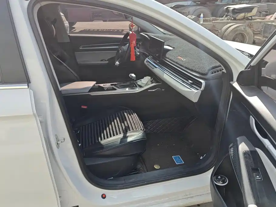 Geely Emgrand — миниатюра 8