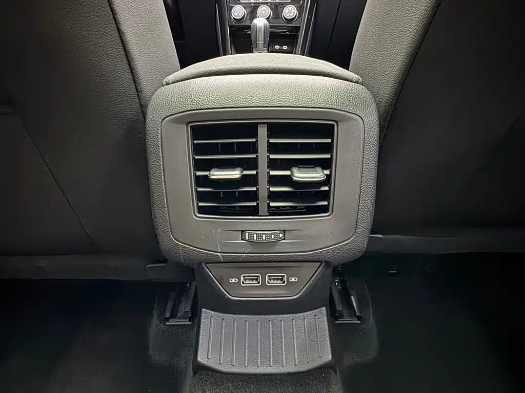 Volkswagen T-Roc — миниатюра 14