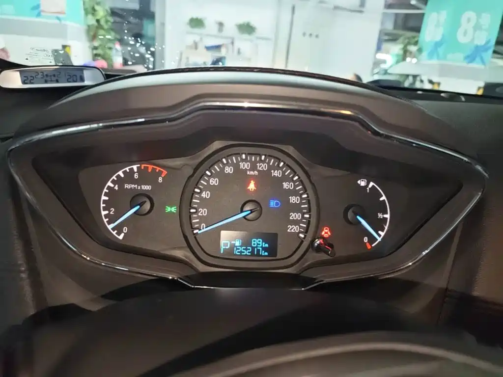 Ford Escort — миниатюра 12