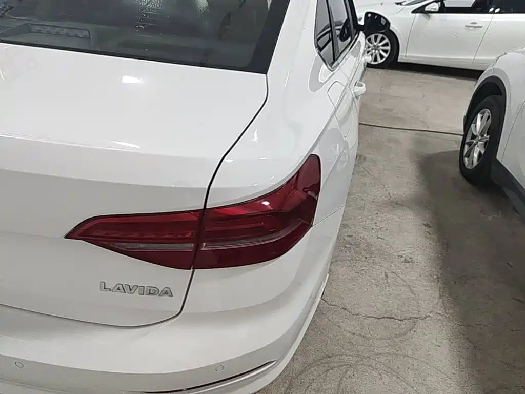 Volkswagen Lavida — миниатюра 8