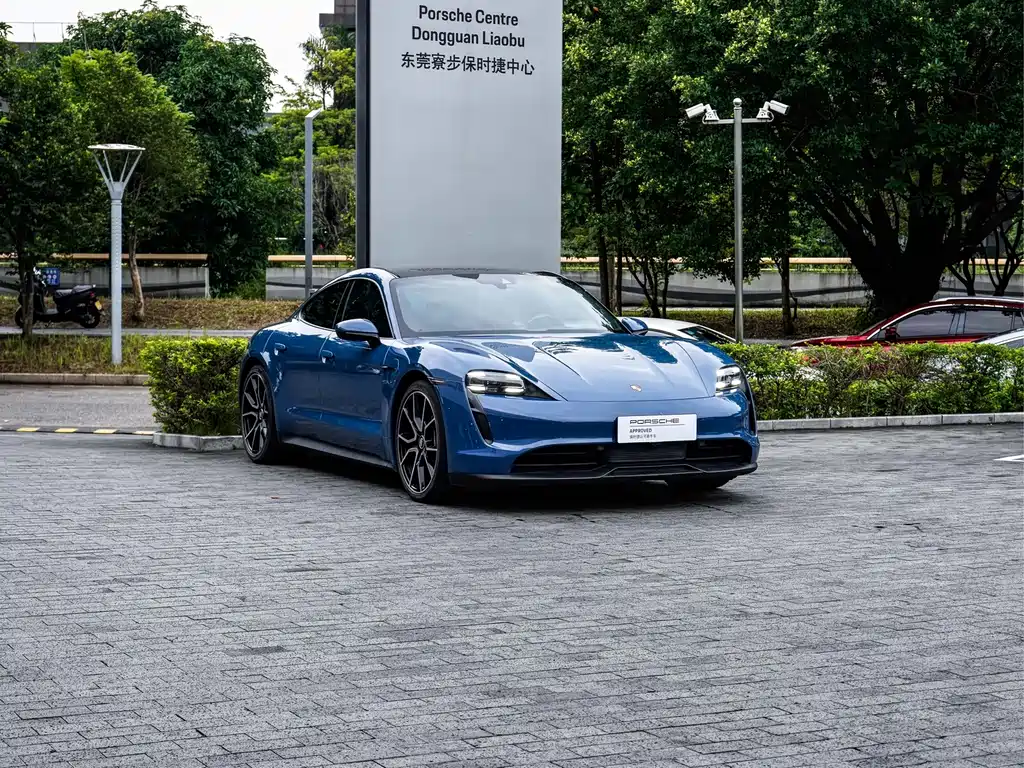 Porsche Taycan — миниатюра 3
