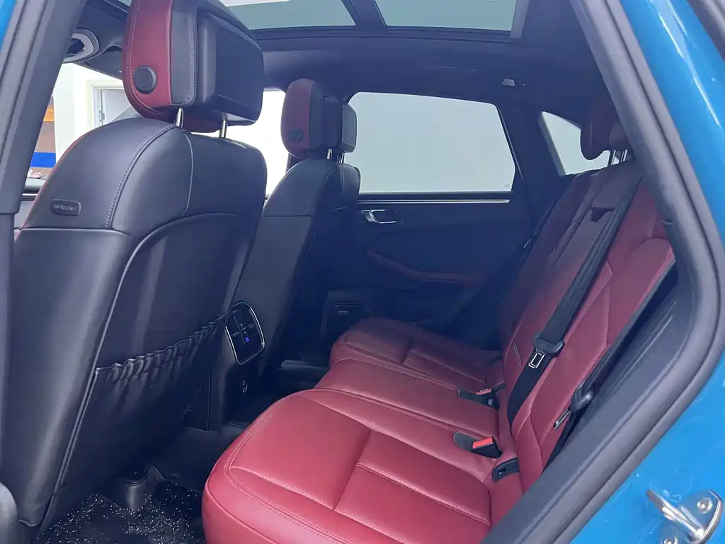 Porsche Macan — миниатюра 12