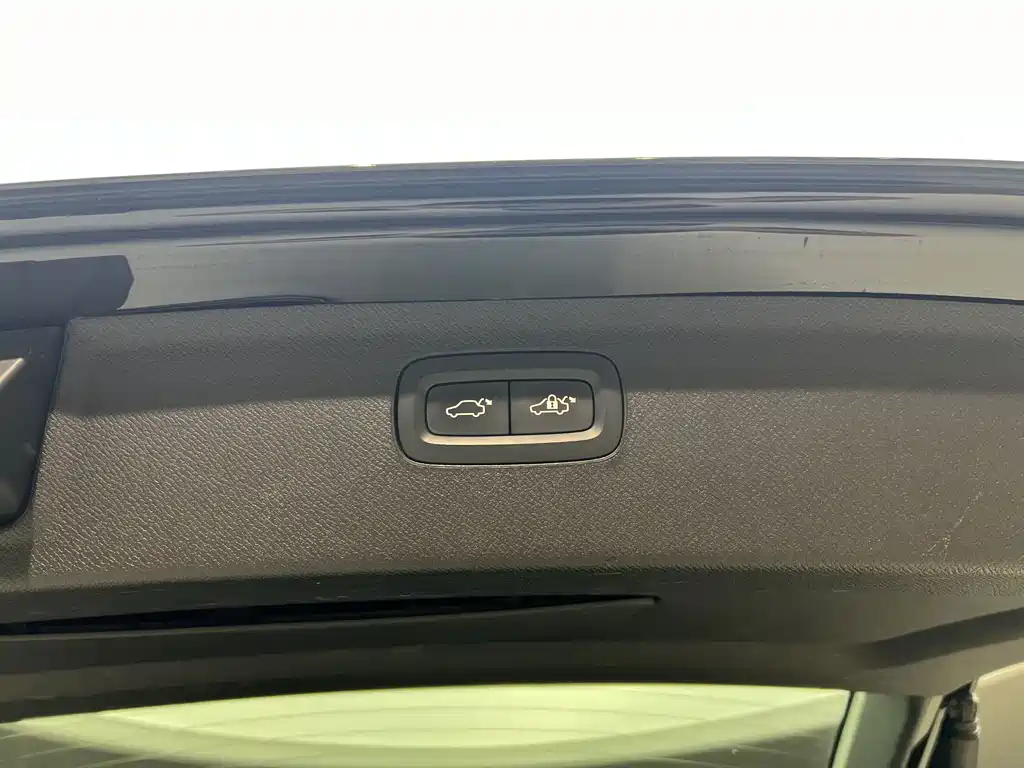 Volvo XC90 — миниатюра 15
