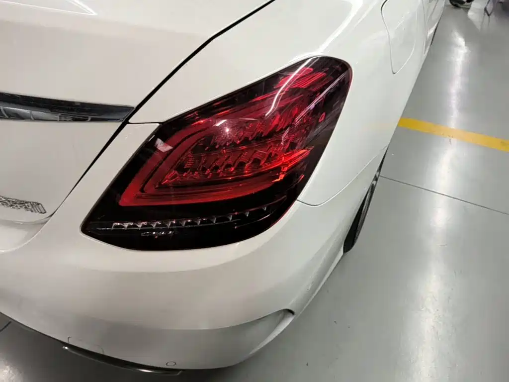 Mercedes-Benz C-Class — миниатюра 8
