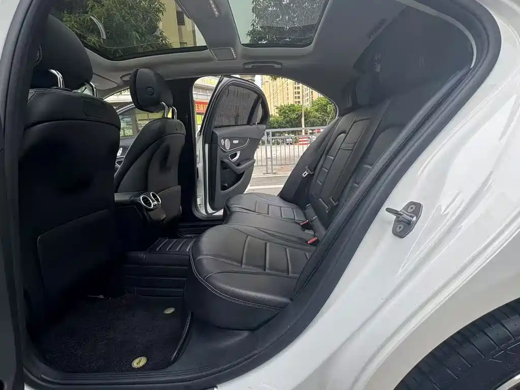 Mercedes-Benz C-Class — миниатюра 17