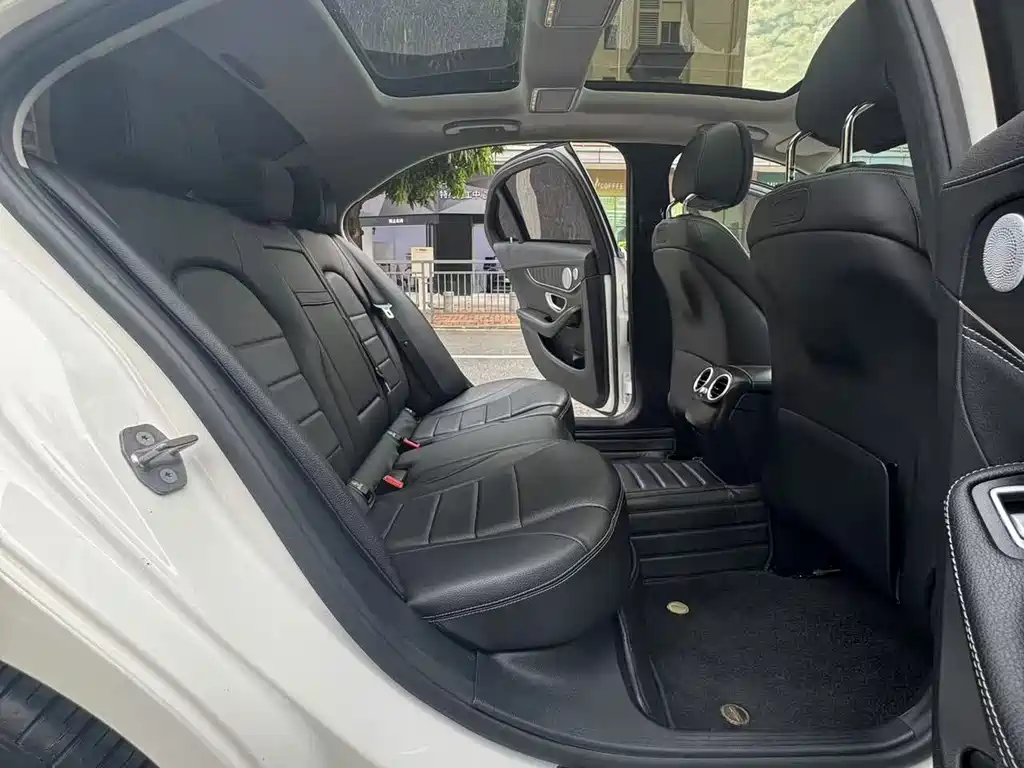 Mercedes-Benz C-Class — миниатюра 18