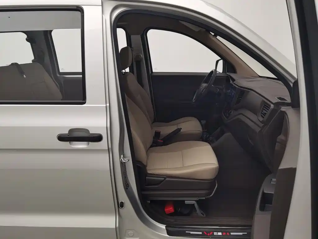 Wuling Hongguang V — миниатюра 23
